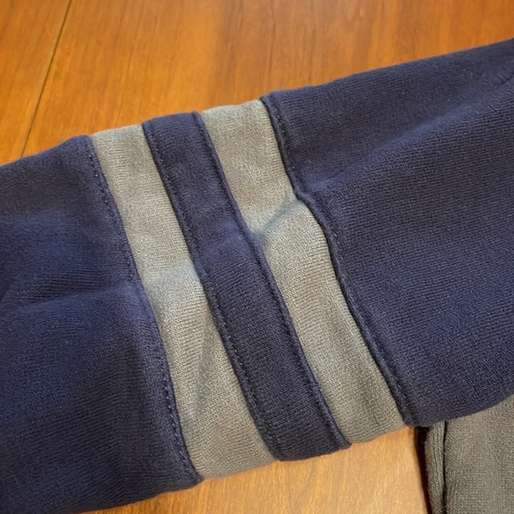 Disneyland resort Mickey Mouse youth size medium sweatshirt navy & gray - Picture 4 of 7